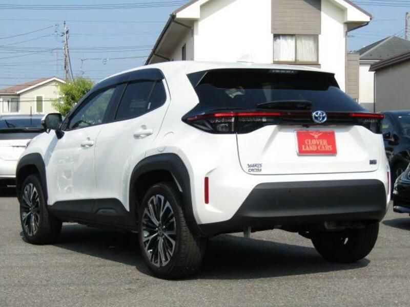 YARIS CROSS