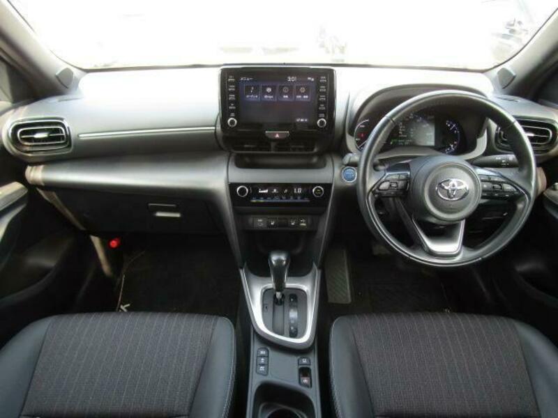 YARIS CROSS