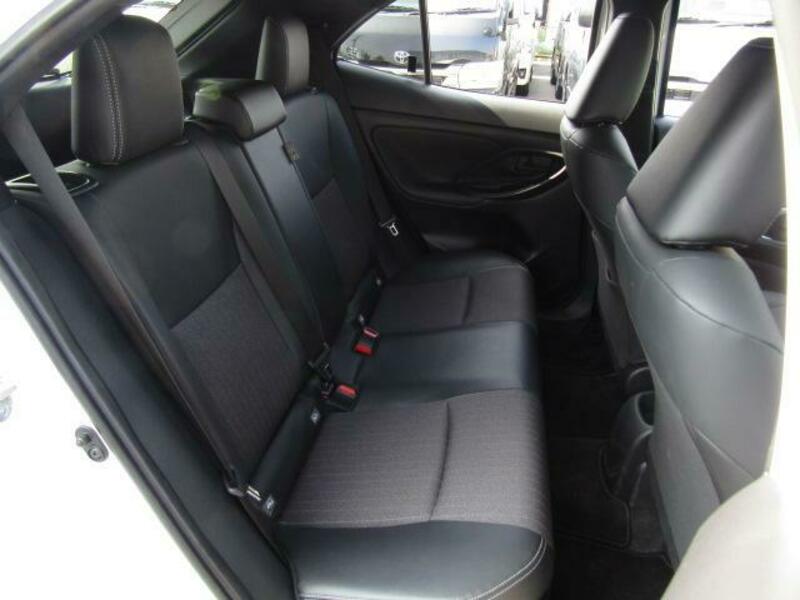 YARIS CROSS