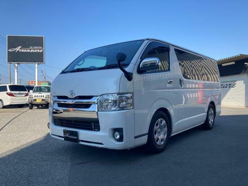 TOYOTA HIACE VAN