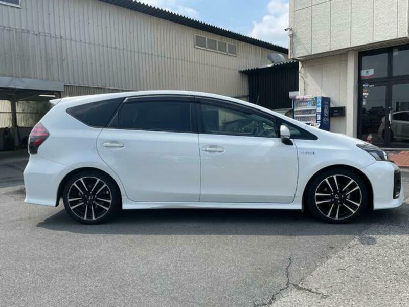 PRIUS ALPHA