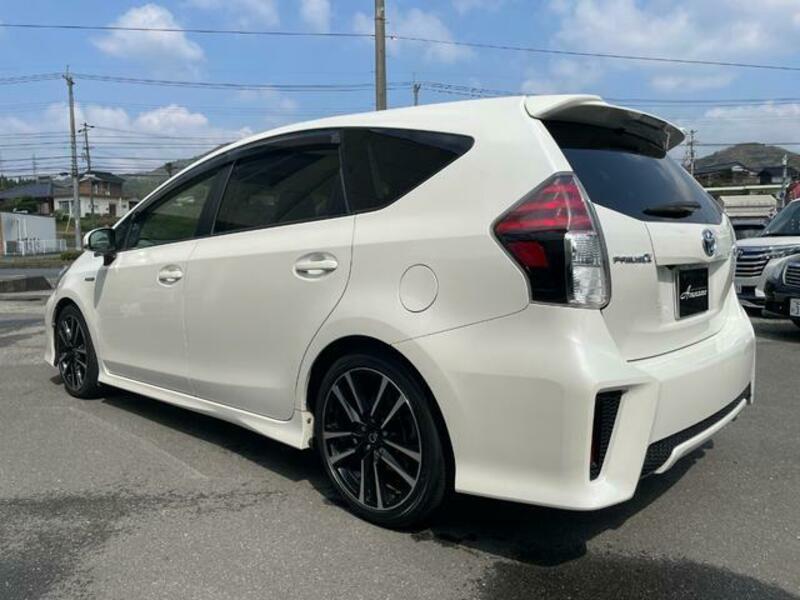 PRIUS ALPHA