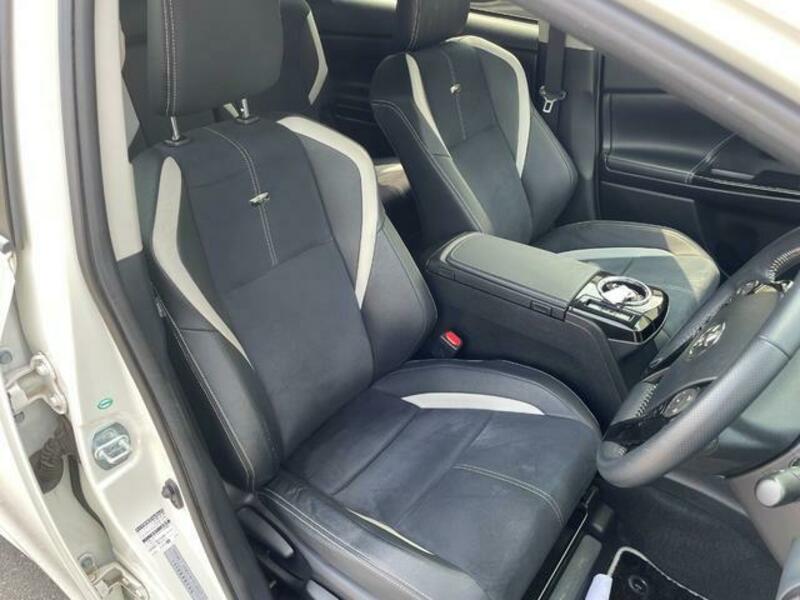 PRIUS ALPHA