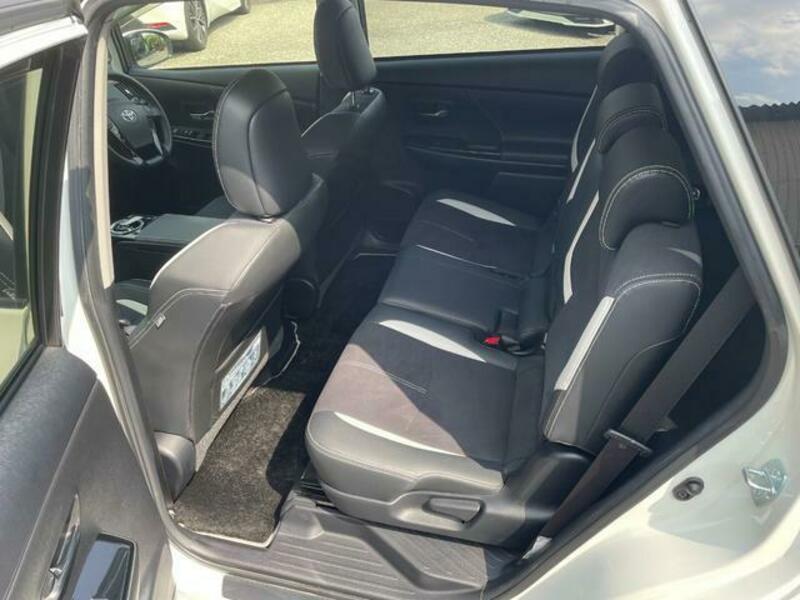 PRIUS ALPHA