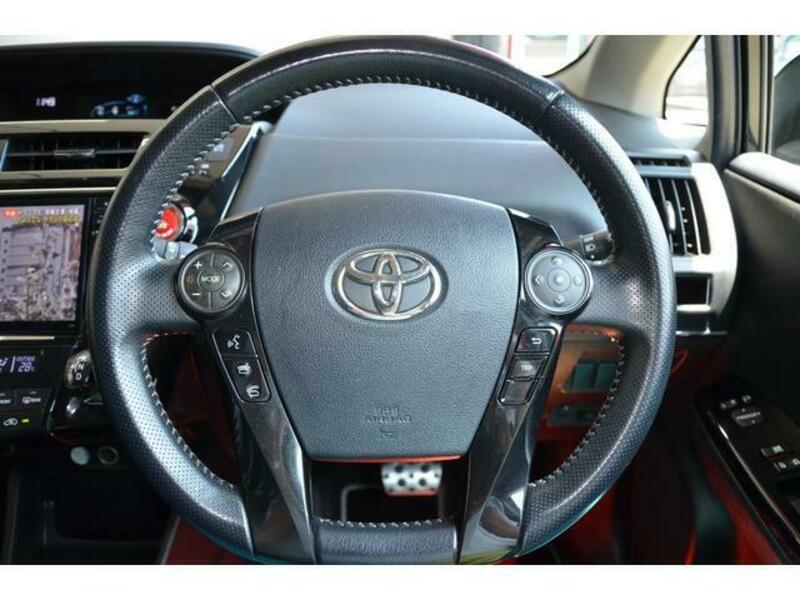 PRIUS ALPHA