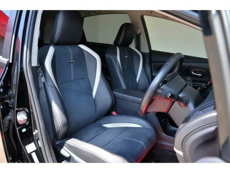 PRIUS ALPHA