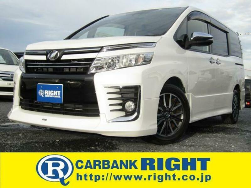 TOYOTA VOXY