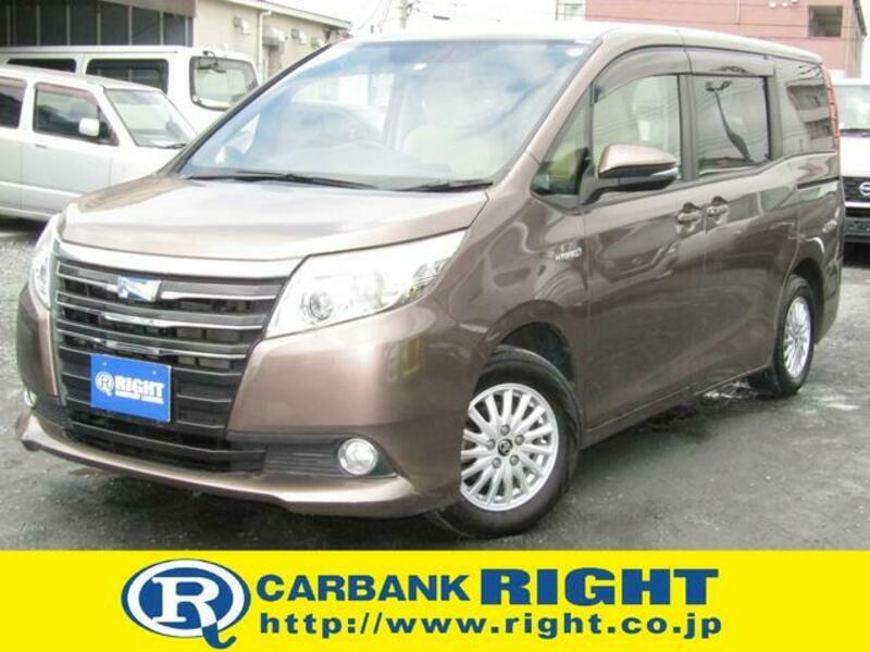 TOYOTA NOAH