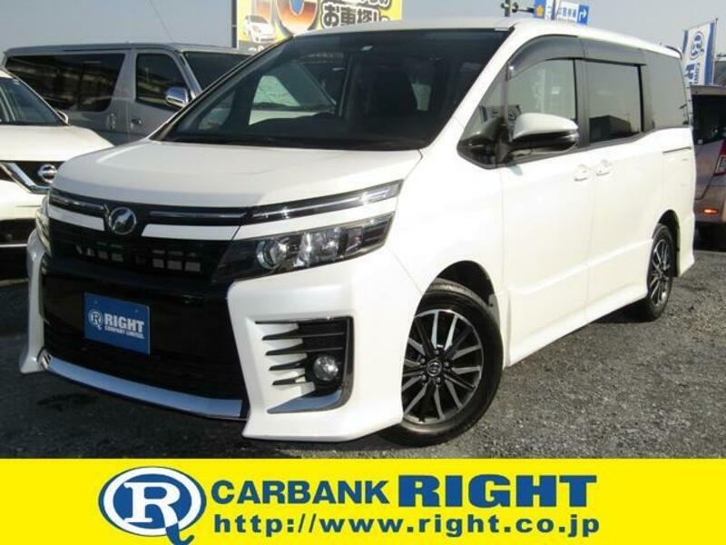 TOYOTA VOXY