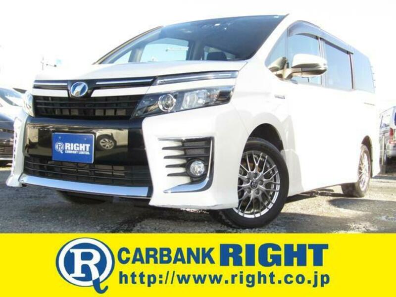 TOYOTA VOXY