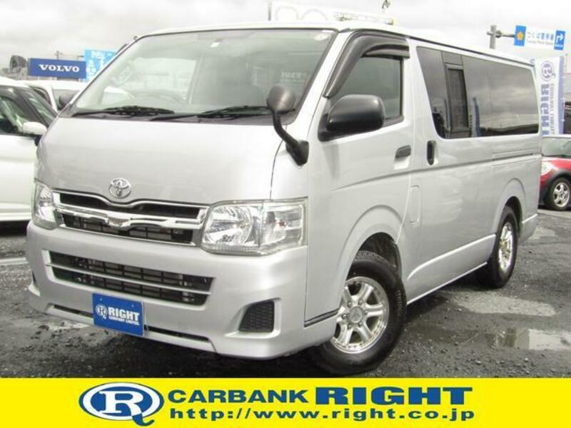 TOYOTA HIACE VAN