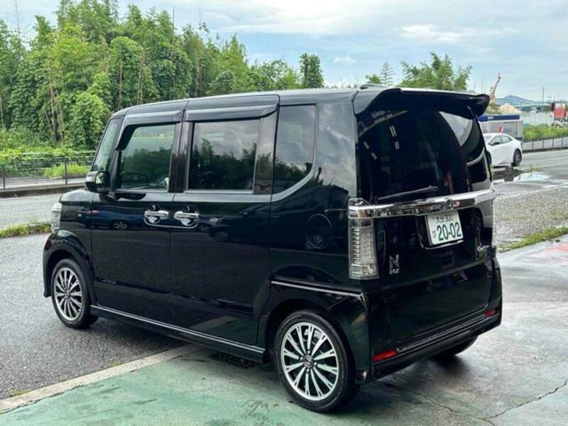 N BOX CUSTOM