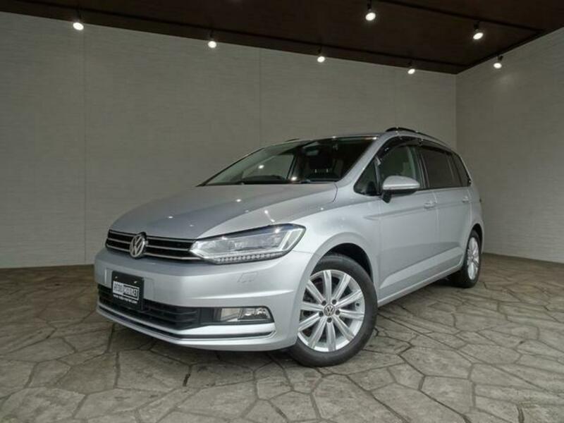 VOLKSWAGEN GOLF TOURAN