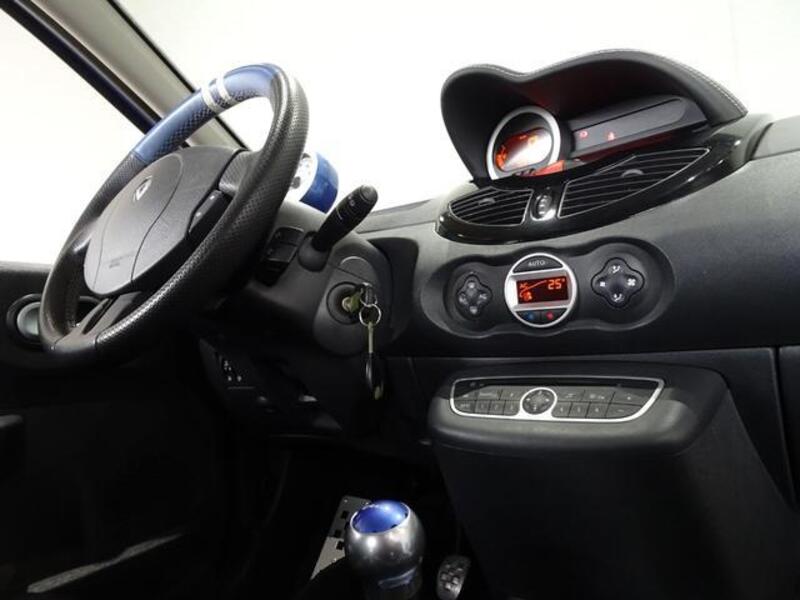TWINGO