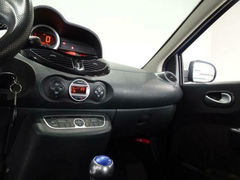 TWINGO