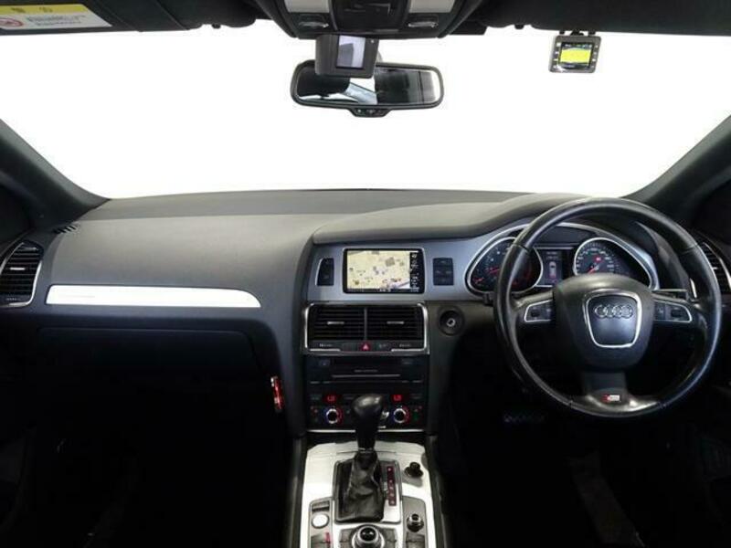 Q7