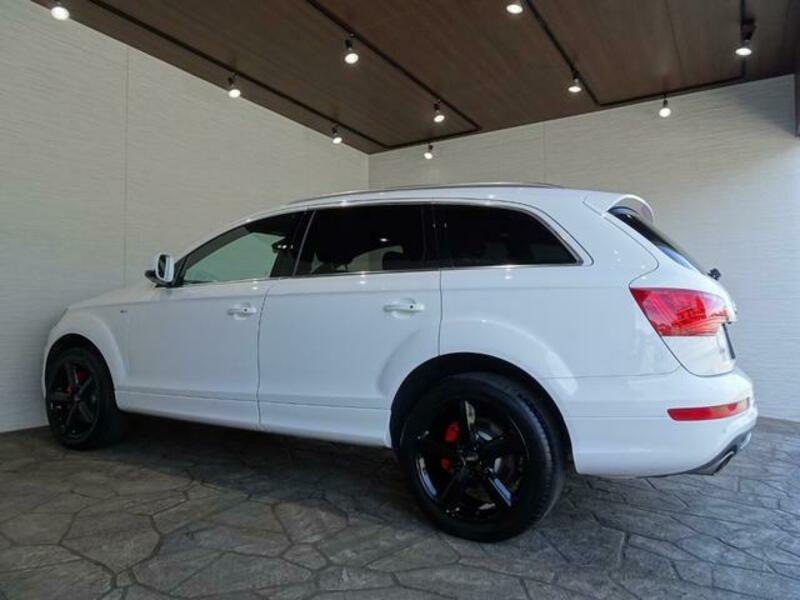 Q7