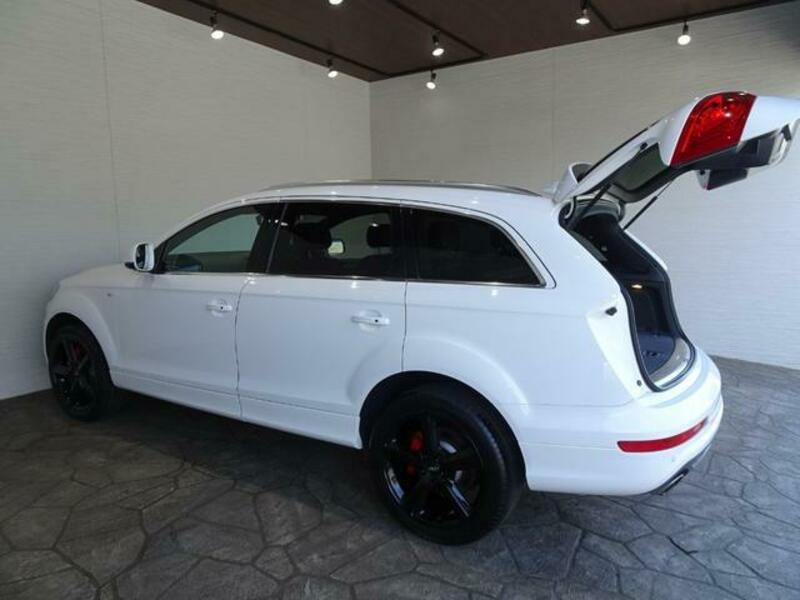 Q7