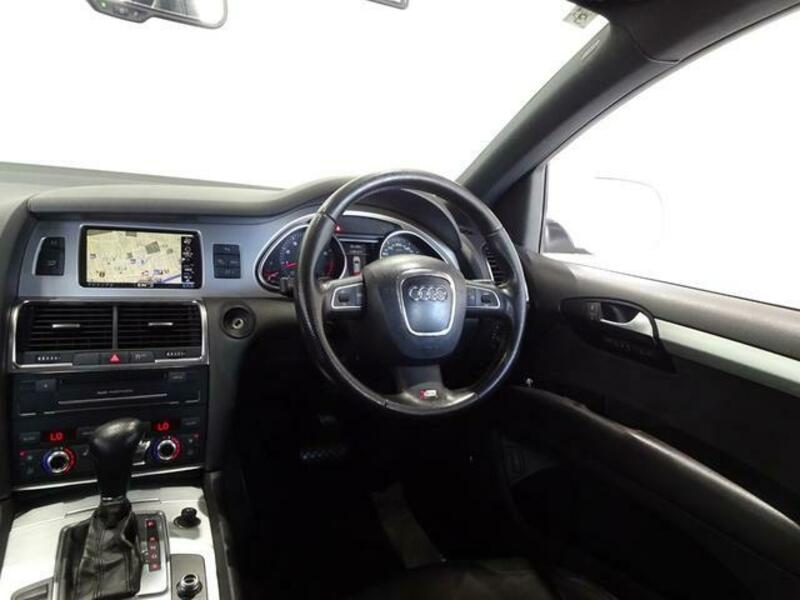 Q7