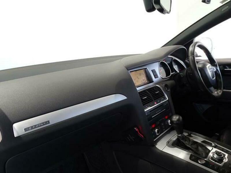 Q7