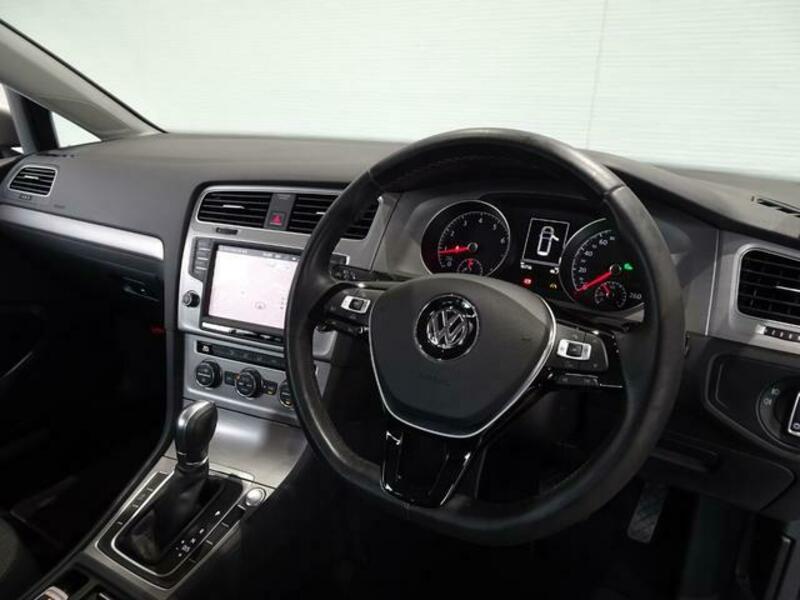 GOLF VARIANT