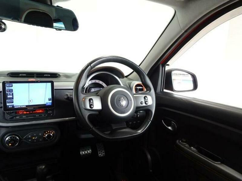 TWINGO