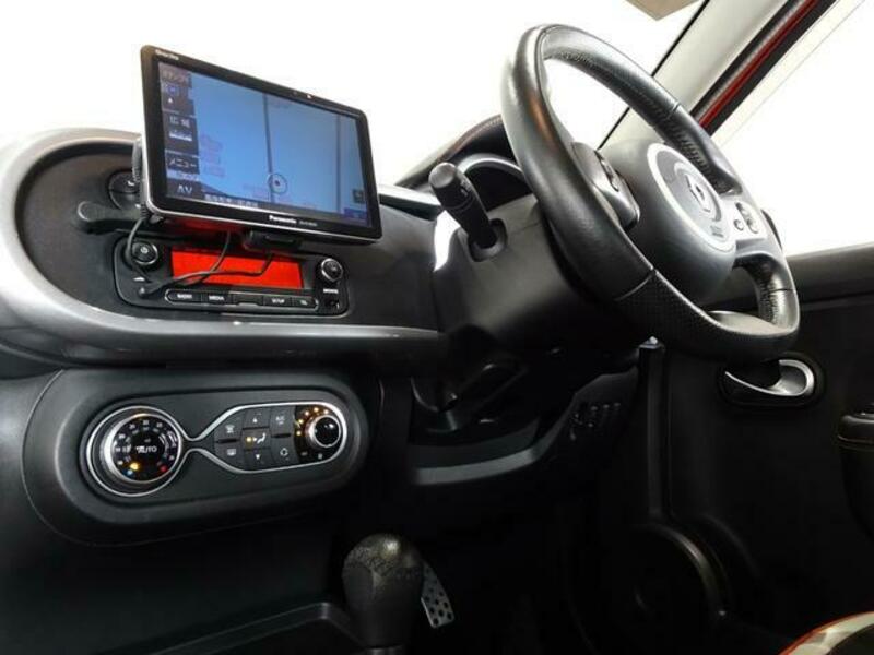 TWINGO
