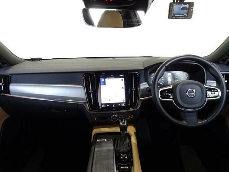 V90