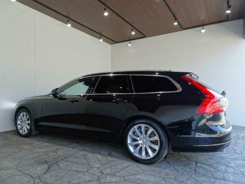V90