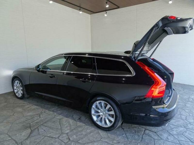 V90