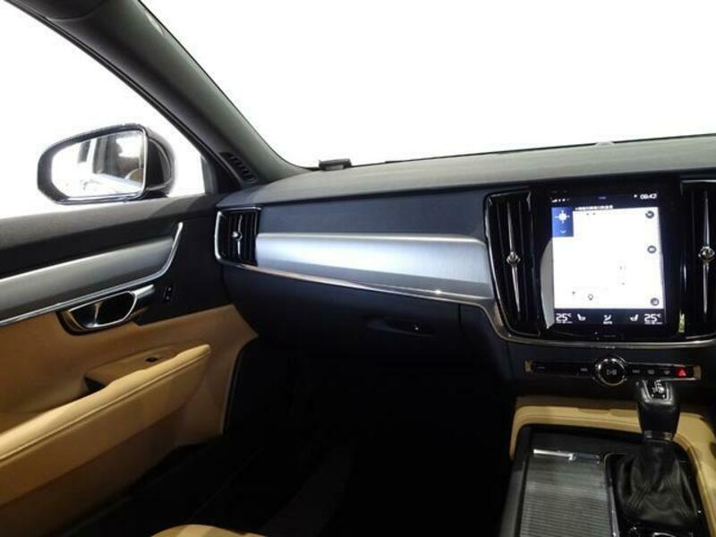 V90