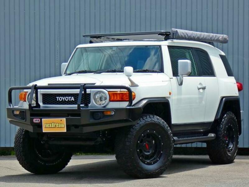 TOYOTA FJ CRUISER