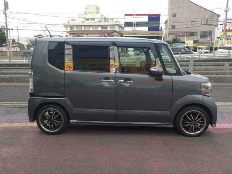 N BOX CUSTOM