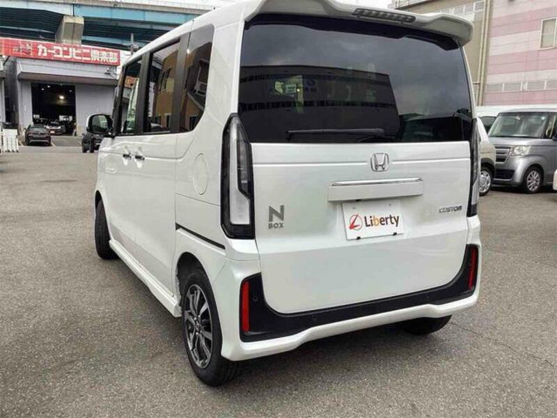 N BOX CUSTOM