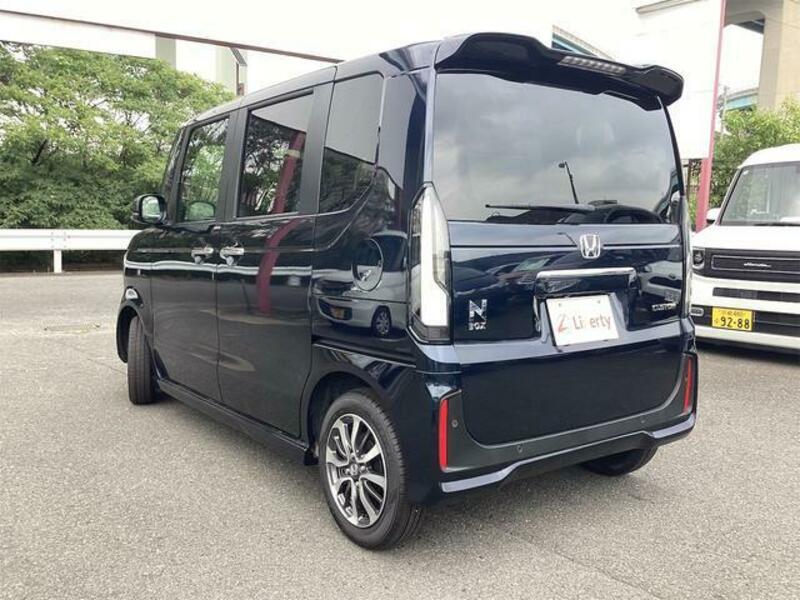 N BOX CUSTOM