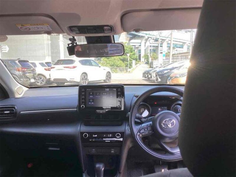 YARIS CROSS