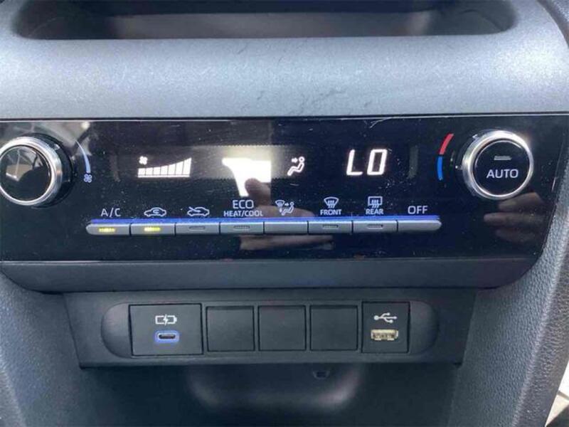 YARIS CROSS
