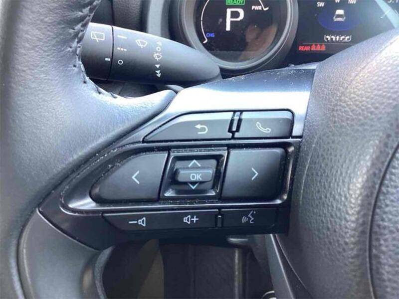 YARIS CROSS