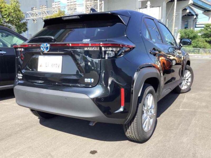 YARIS CROSS