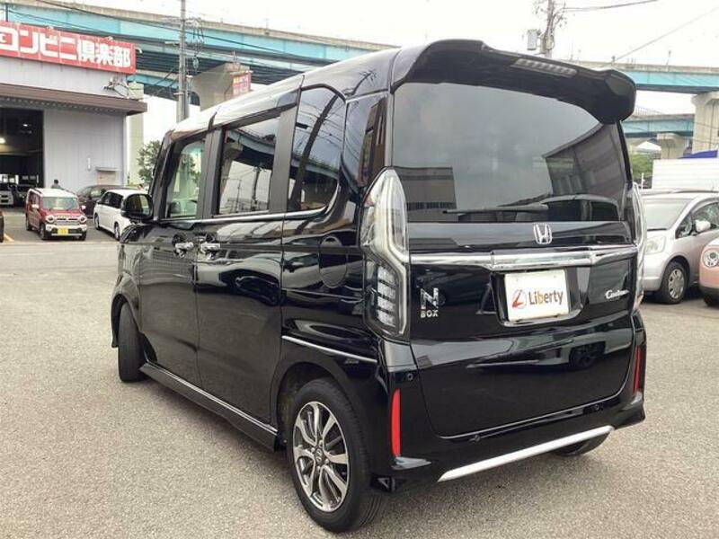 N BOX CUSTOM