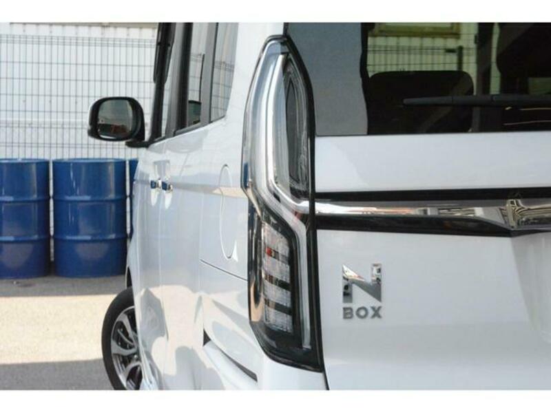 N BOX CUSTOM