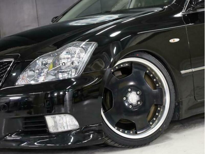 CROWN