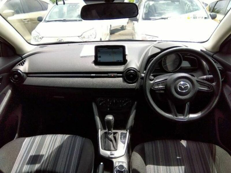 MAZDA2