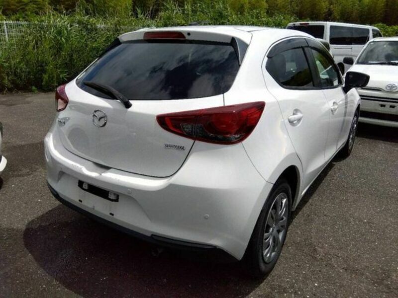 MAZDA2