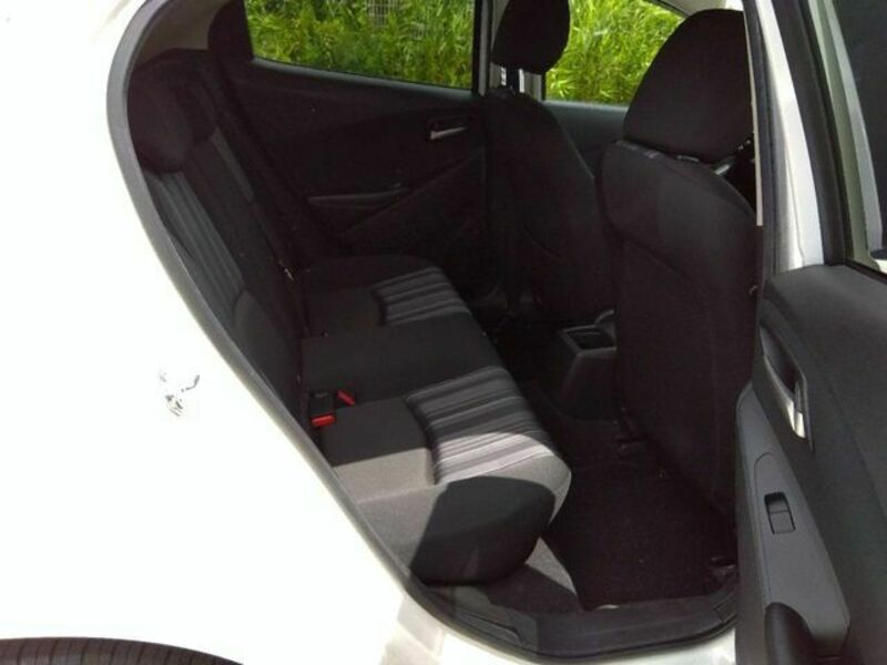 MAZDA2
