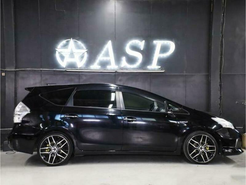 PRIUS ALPHA