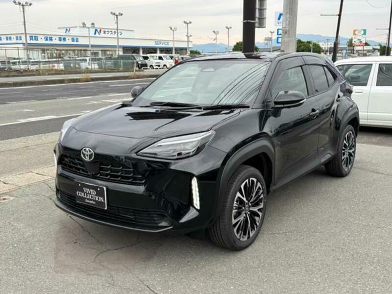 YARIS CROSS