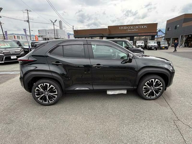 YARIS CROSS