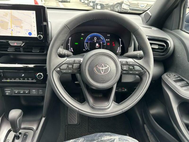 YARIS CROSS