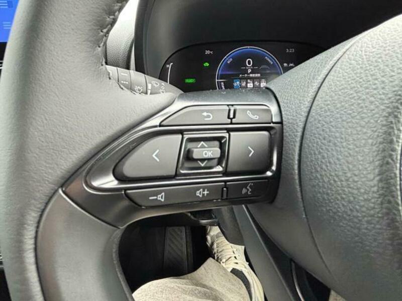 YARIS CROSS